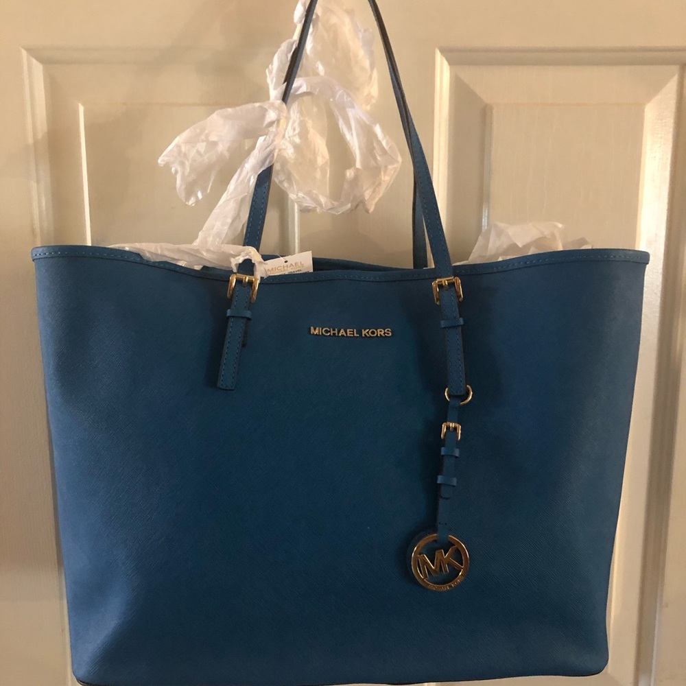 NWT ~ Michael Kors Jet Set Travel